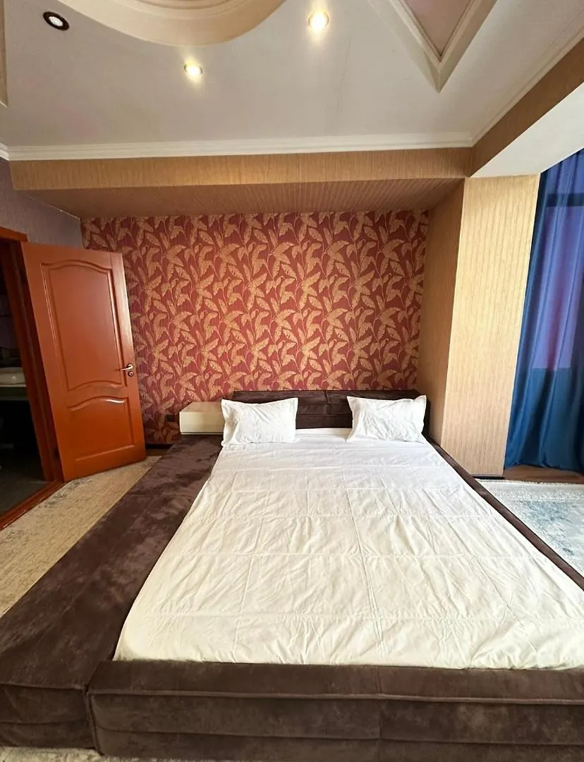 Apartment Просторная 4 Комнатная Квартира Almaty
